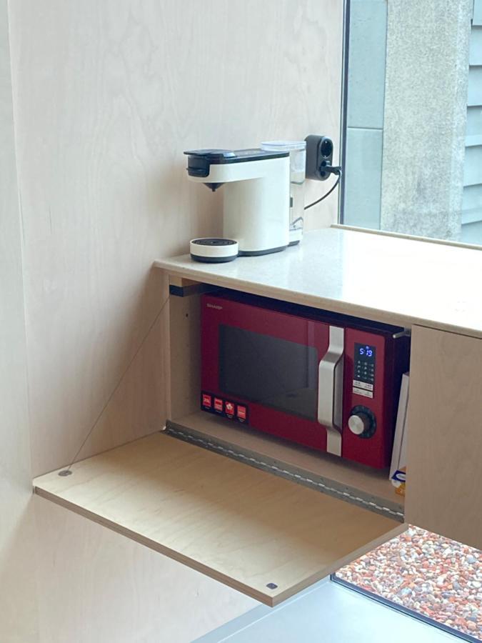 Tiny House Van Hoogspanning Naar Ontspanning Wirdum エクステリア 写真